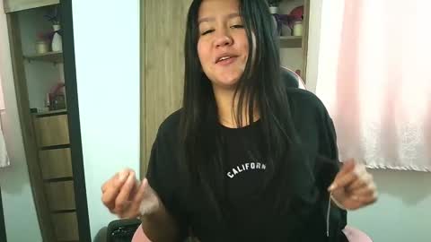 Olivia online show from 11-20-25, 01:33