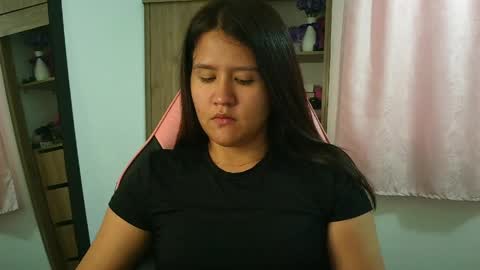 Olivia online show from 04-21-26, 03:07