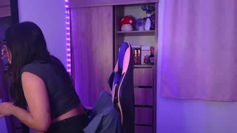 Olivia online show from 04-25-26, 12:08