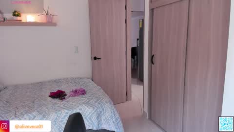 Snapshot of olivia_wiston chatting on 10-31-25, 03:24 Olivia   40 off online show from 10-31-25, 03:24