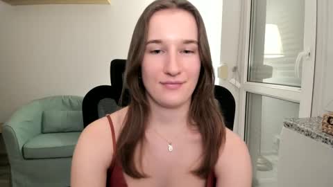 Snapshot of oliviaaa2003 chatting on 12-05-24, 10:45 Oliwiaa2004 online show from 12-05-24, 10:45