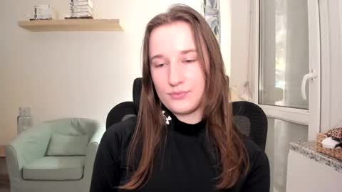 Snapshot of oliviaaa2003 chatting on 01-21-25, 02:59 Oliwiaa2004 online show from 01-21-25, 02:59