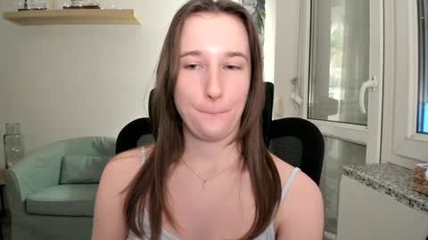 Snapshot of oliviaaa2003 chatting on 01-25-25, 01:41 Oliwiaa2004 online show from 01-25-25, 01:41