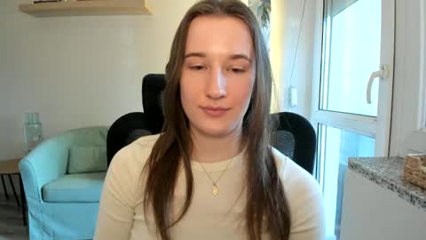 Snapshot of oliviaaa2003 chatting on 03-05-25, 01:06 Oliwiaa2004 online show from 03-05-25, 01:06