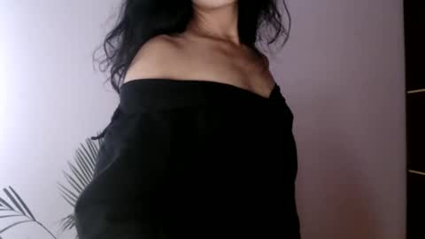 oliviaaa__ online show from 04-23-26, 04:42