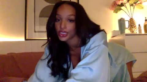 oliviaamara online show from 05-20-26, 03:02