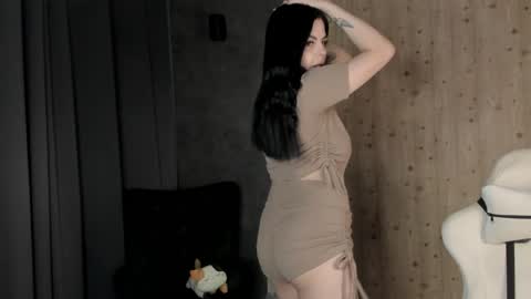 Oliviabagheera online show from 04-15-26, 04:08