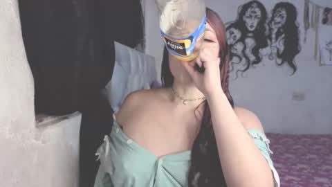 oliviabluee10 online show from 11-29-25, 03:20