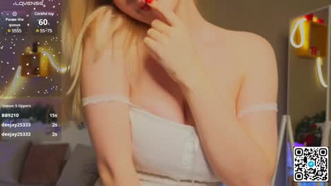 Snapshot of oliviabr0wn chatting on 01-11-25, 05:10 Olivia online show from 01-11-25, 05:10