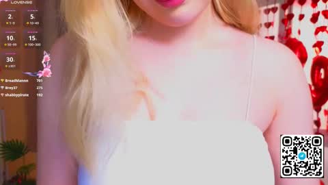 Snapshot of oliviabr0wn chatting on 02-12-25, 05:05 Olivia online show from 02-12-25, 05:05