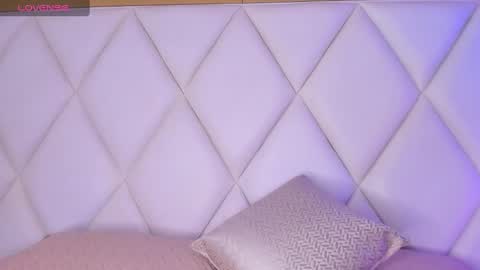 Snapshot of oliviabrady1 chatting on 01-15-25, 01:34 OLIVIA online show from 01-15-25, 01:34