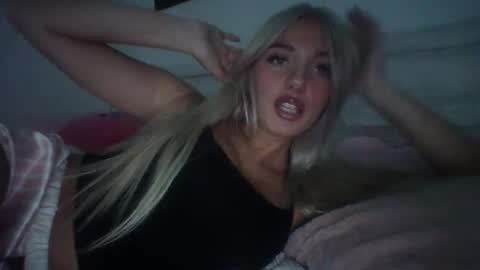 Snapshot of oliviacarterrr chatting on 10-02-25, 08:54 oliviacarterrr online show from 10-02-25, 08:54