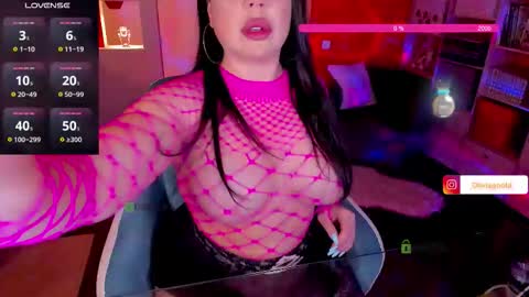 Snapshot of oliviagoold chatting on 11-17-25, 07:30 Oliviagoold online show from 11-17-25, 07:30