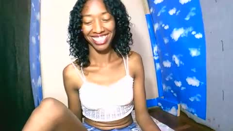 oliviah27 online show from 09-30-25, 07:08