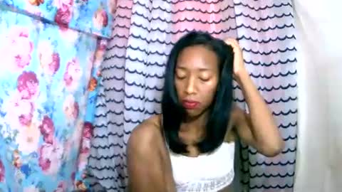 oliviah27 online show from 10-17-25, 08:39