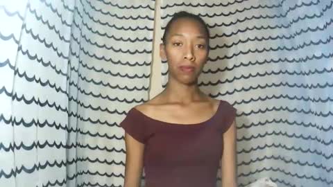 oliviah27 online show from 11-05-25, 07:58