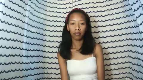 oliviah27 online show from 11-22-25, 11:26