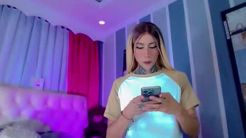 oliviahot01 online show from 04-25-26, 01:41