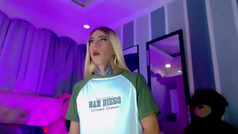 oliviahot01 online show from 06-08-26, 01:20