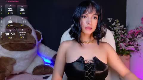 Olivia Mcneill  online show from 01-31-25, 11:03