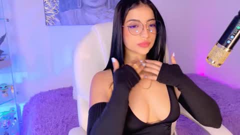 Olivia Mcneill  online show from 02-06-26, 01:03