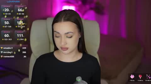 Snapshot of oliviamoore_ chatting on 05-11-26, 06:52 Olivia online show from 05-11-26, 06:52