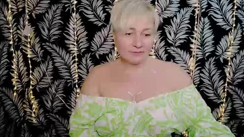 Kelly online show from 03-01-25, 03:27