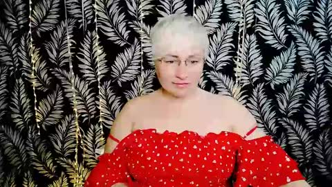 Snapshot of oliviaoskar_ chatting on 05-12-26, 10:34 Kelly online show from 05-12-26, 10:34