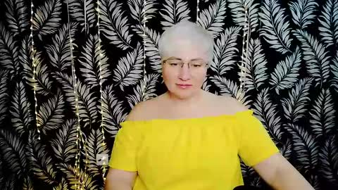 Snapshot of oliviaoskar_ chatting on 05-16-26, 10:23 Kelly online show from 05-16-26, 10:23