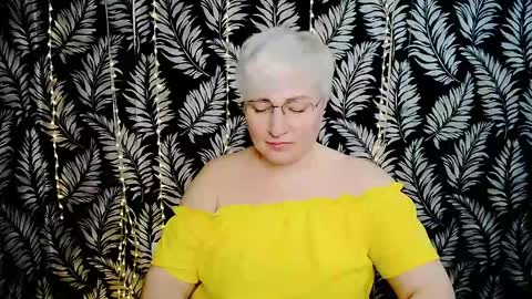 Snapshot of oliviaoskar_ chatting on 05-16-26, 10:36 Kelly online show from 05-16-26, 10:36