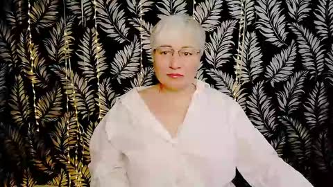 Snapshot of oliviaoskar_ chatting on 05-17-26, 10:00 Kelly online show from 05-17-26, 10:00