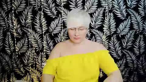 Snapshot of oliviaoskar_ chatting on 05-25-26, 10:32 Kelly online show from 05-25-26, 10:32