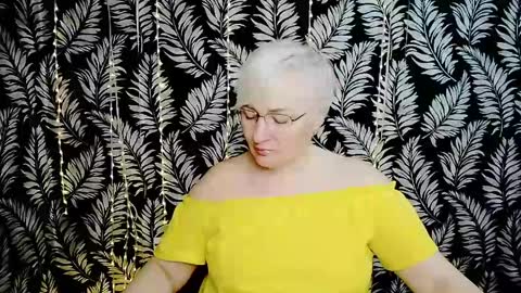 Snapshot of oliviaoskar_ chatting on 05-28-26, 10:12 Kelly online show from 05-28-26, 10:12