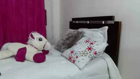Snapshot of oliviapetit chatting on 04-22-26, 11:17 Olivia online show from 04-22-26, 11:17
