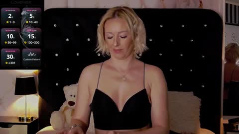 Olivia online show from 01-31-25, 04:58