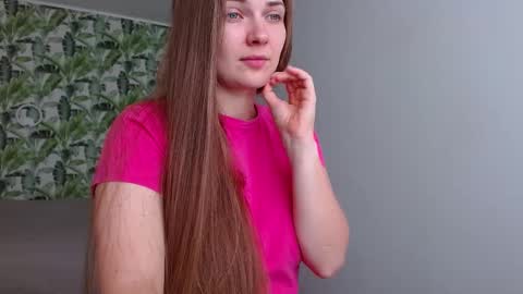 Olivia online show from 09-30-25, 04:39