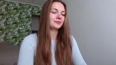 Olivia online show from 10-04-25, 04:32