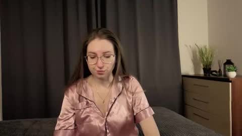 Kylie online show from 12-14-25, 06:45