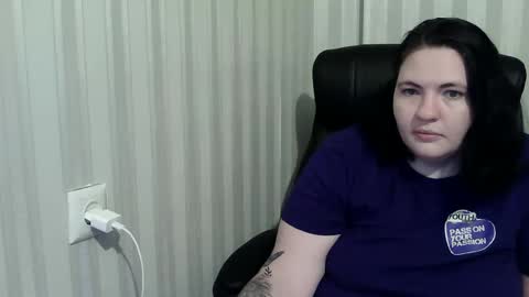 Snapshot of olyaandnetty chatting on 10-29-25, 07:48 OlyaAndNetty online show from 10-29-25, 07:48