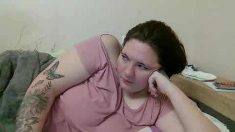 Snapshot of olyafire chatting on 12-29-24, 07:22 OlyaFire online show from 12-29-24, 07:22