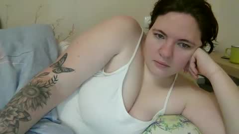 Snapshot of olyafire chatting on 01-06-25, 06:25 OlyaFire online show from 01-06-25, 06:25