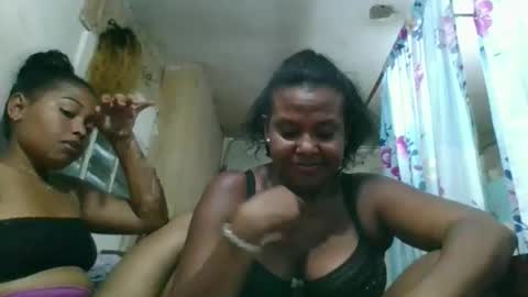 Snapshot of olyvienne90 chatting on 11-26-25, 08:48 olyvienne90 online show from 11-26-25, 08:48