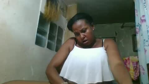 Snapshot of olyvienne90 chatting on 11-28-25, 01:14 olyvienne90 online show from 11-28-25, 01:14