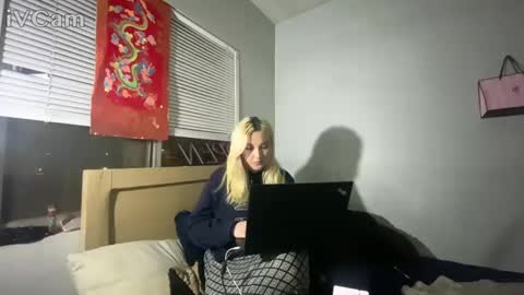 Snapshot of omathena11_11 chatting on 02-12-25, 05:58 omathena11_11 online show from 02-12-25, 05:58