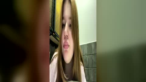 Snapshot of omellyoo chatting on 06-14-26, 11:45 MellY online show from 06-14-26, 11:45