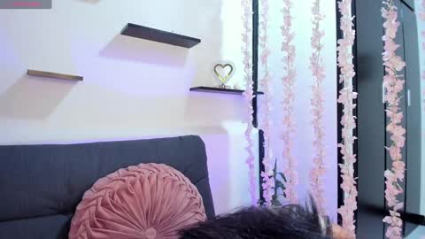 Violette online show from 01-27-25, 09:44