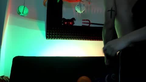 Violette online show from 10-22-25, 10:09