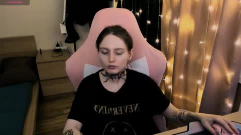 on_yxxx online show from 10-11-25, 08:07