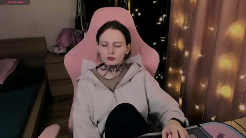 on_yxxx online show from 04-26-26, 07:22