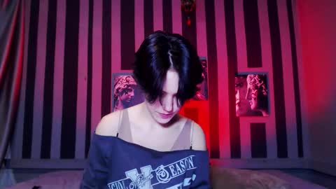 Snapshot of onaloon chatting on 12-15-25, 01:54 onaloon online show from 12-15-25, 01:54